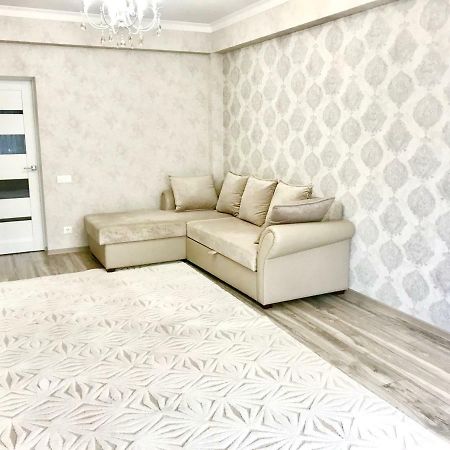 Center Apartment On Albisoara Street Chişinău Eksteriør billede
