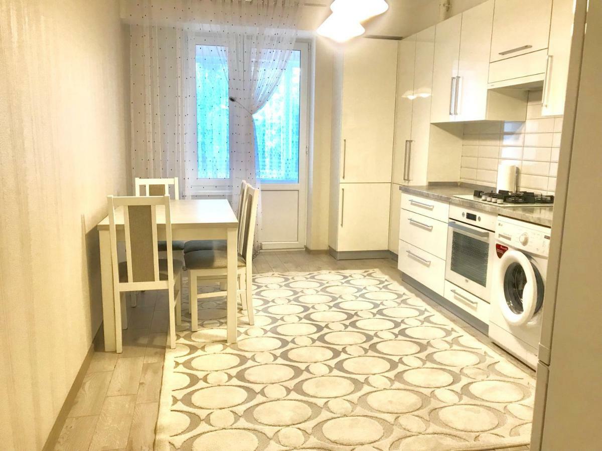 Center Apartment On Albisoara Street Chişinău Eksteriør billede