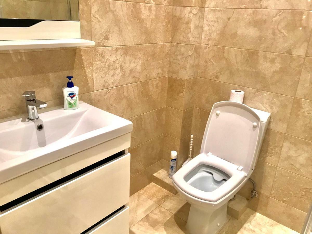Center Apartment On Albisoara Street Chişinău Eksteriør billede